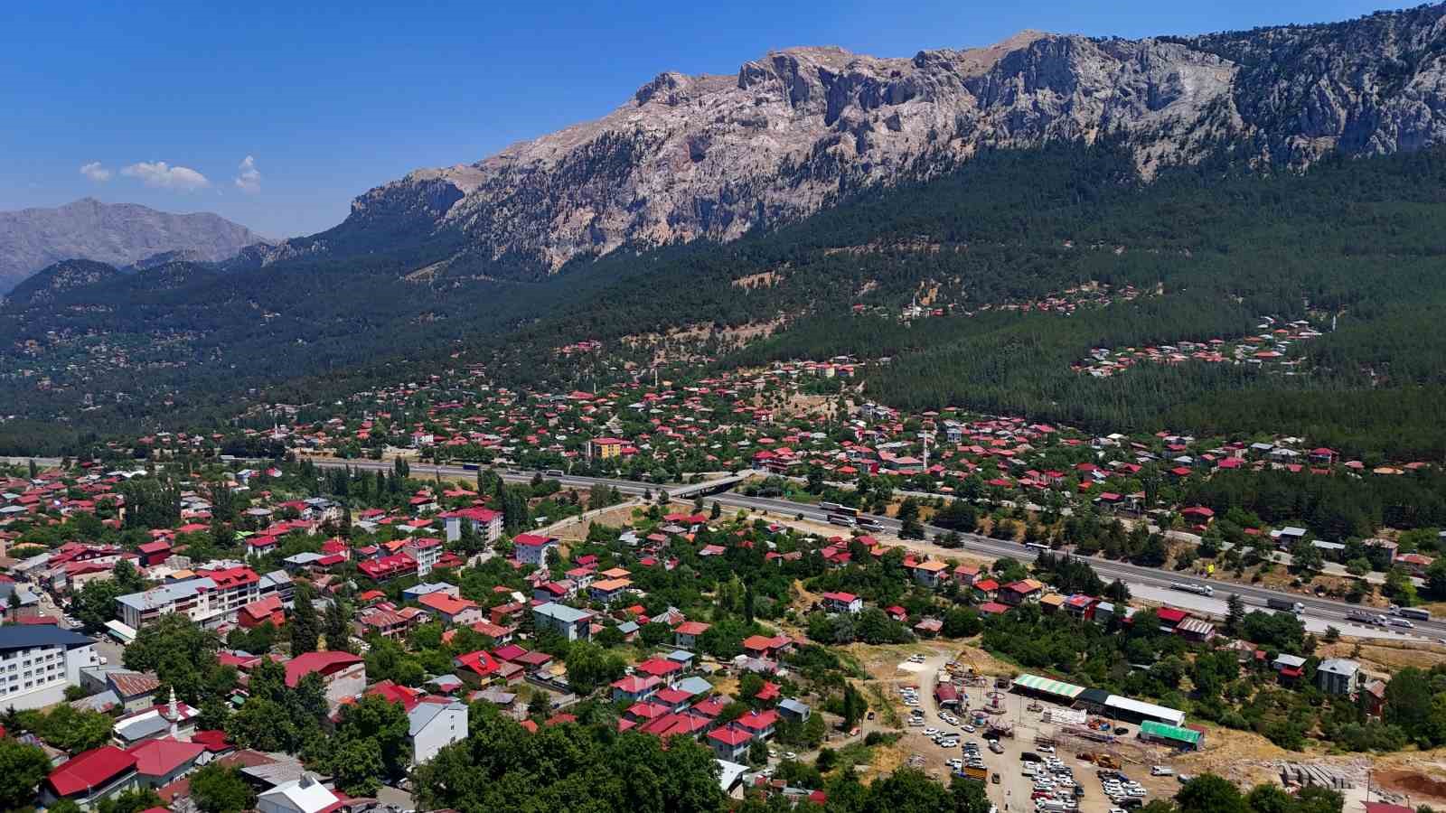 20 bin kişinin yaşadığı yaylada, sıcak nedeniyle nüfus 450 bine ulaştı 