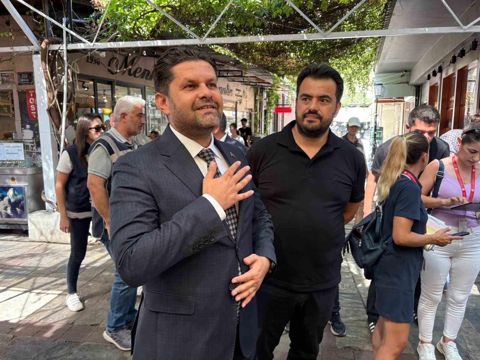İzmir’de sigara denetiminde 136 işletme ile 159 kişiye idari para cezası uygulandı 