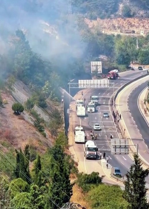 Beton mikseri ve TOMA ile alevlere karşı mücadele 