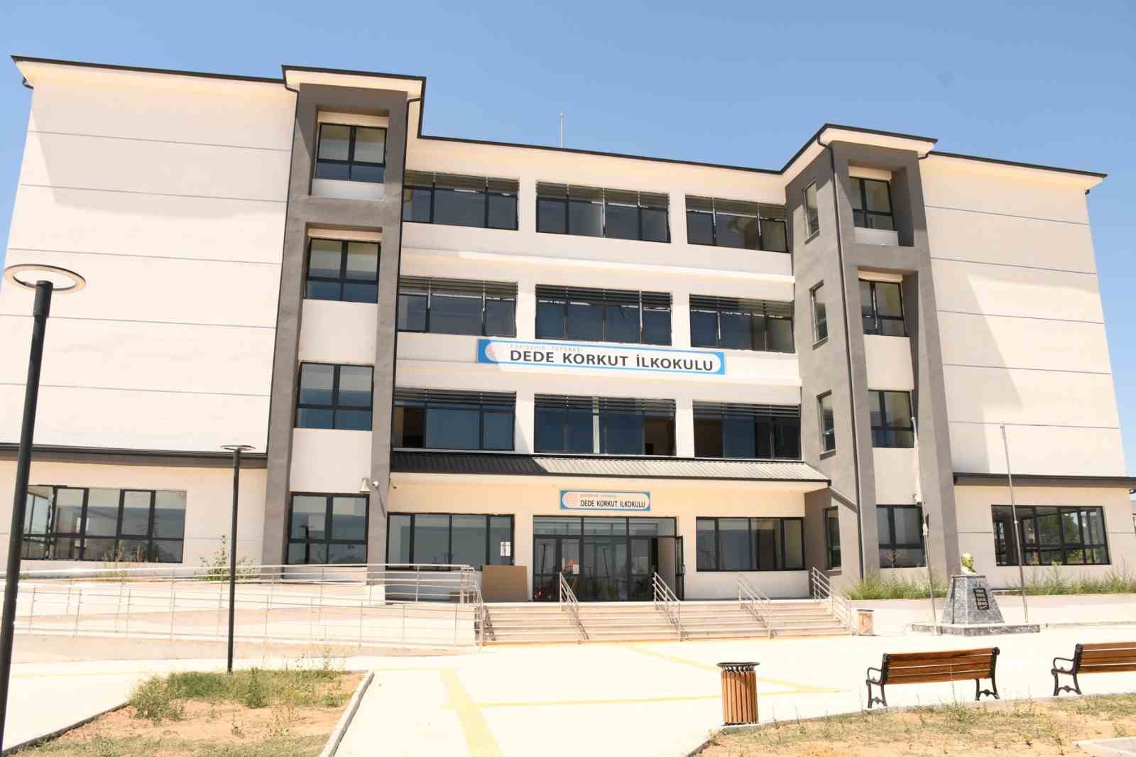 Okulların fiziki imkanları geliştiriliyor 
