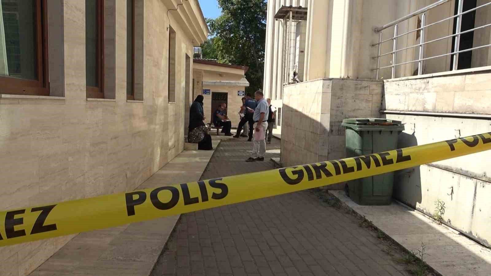 Cami şadırvanında ölü bulundu 