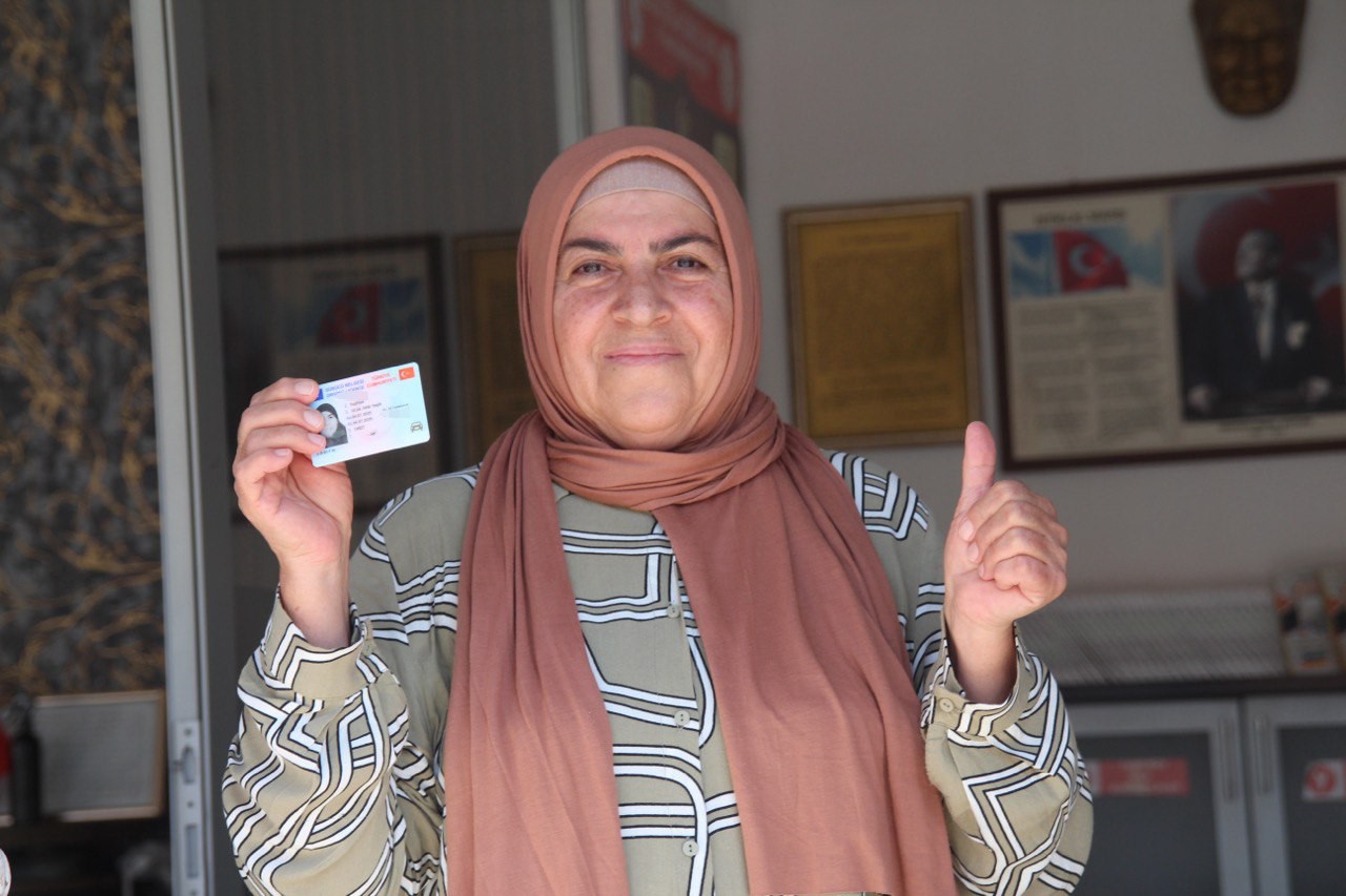 Torununu sınava götürdü, kendisi ehliyet sahibi oldu 