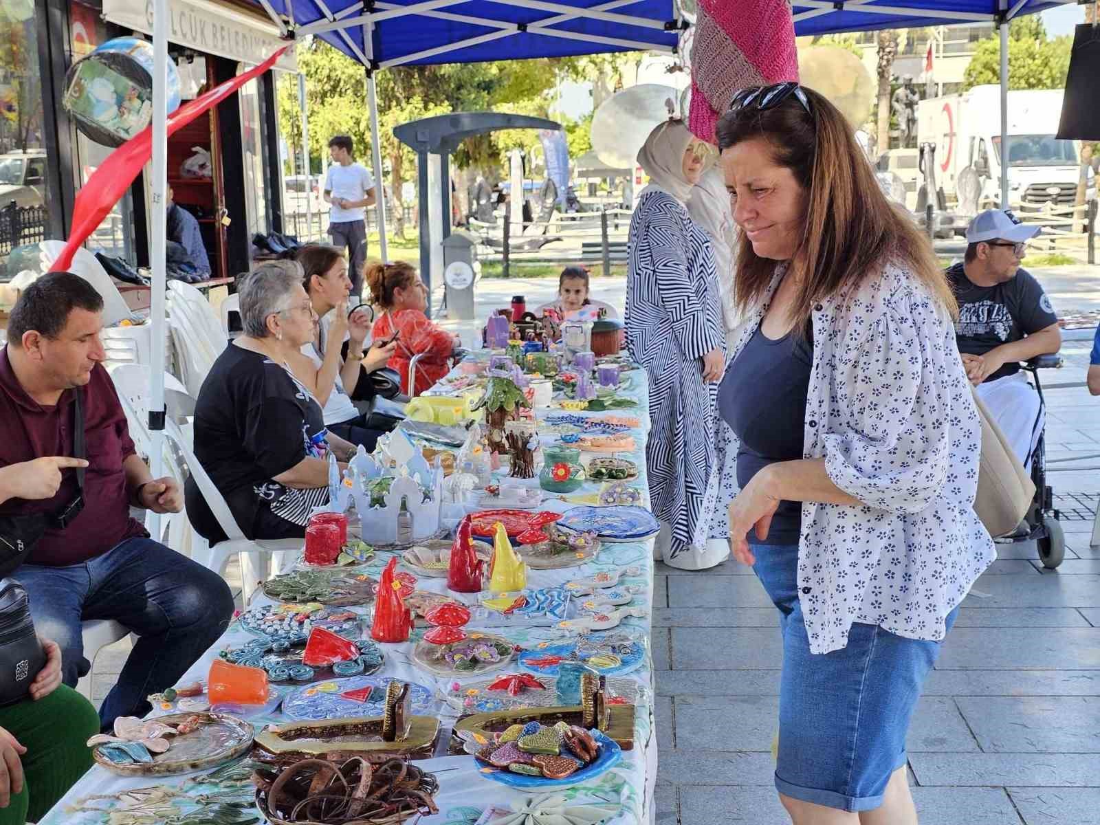 Gölcük’te engelleri aşan sergi 