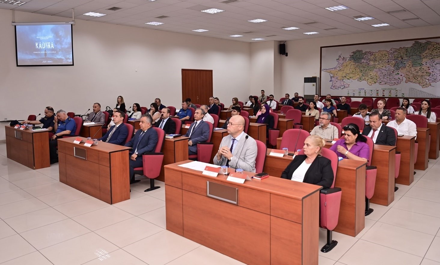 Aydın’da kadına karşı şiddet masaya yatırıldı 