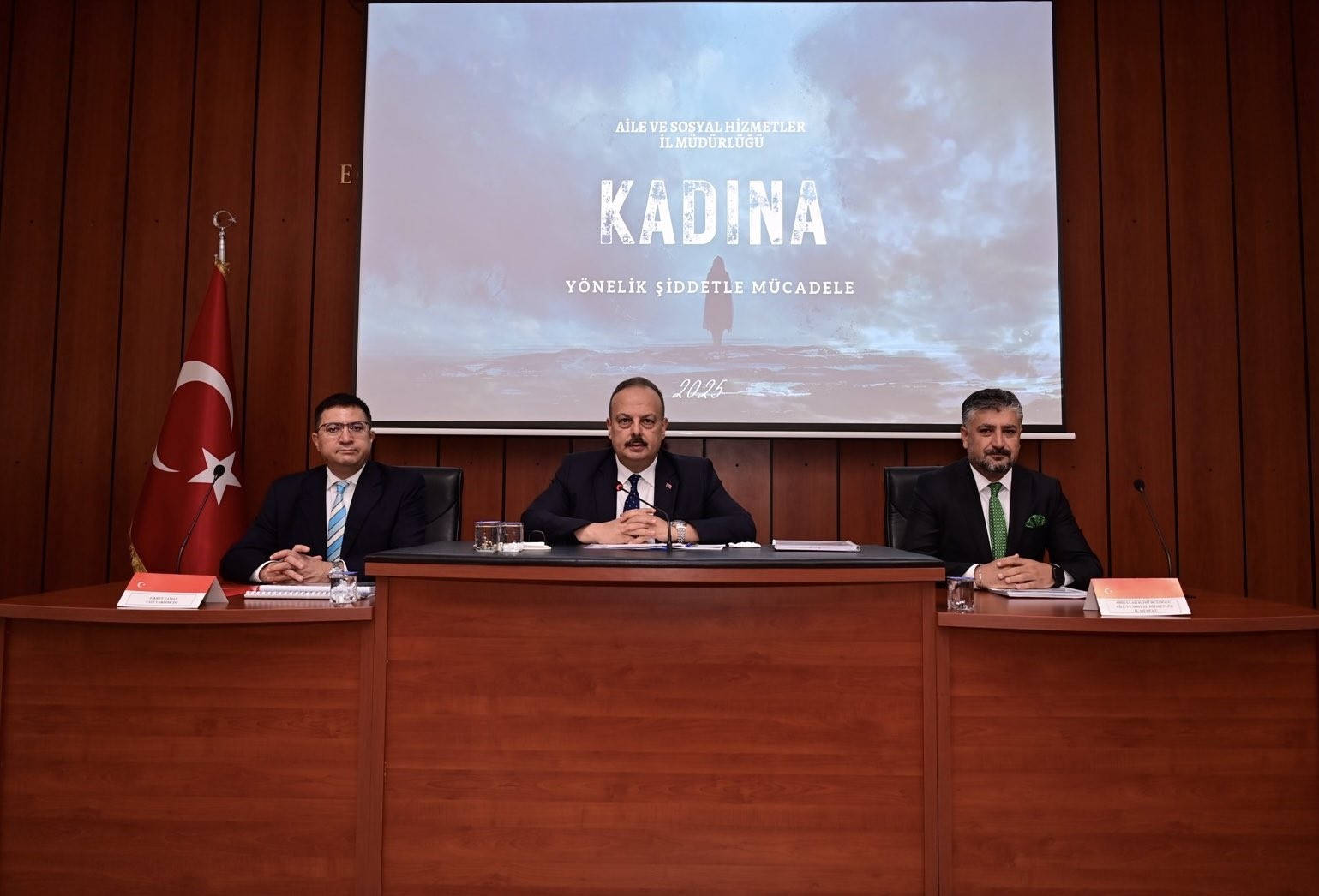 Aydın’da kadına karşı şiddet masaya yatırıldı 