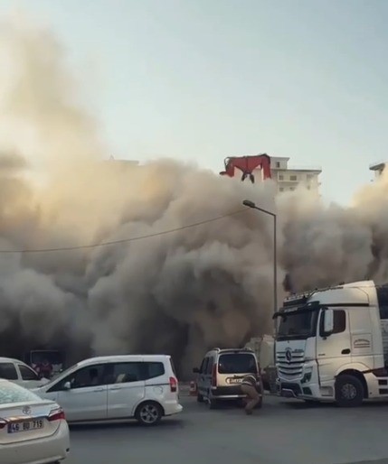Yıkımda toz bulutu paniği 
