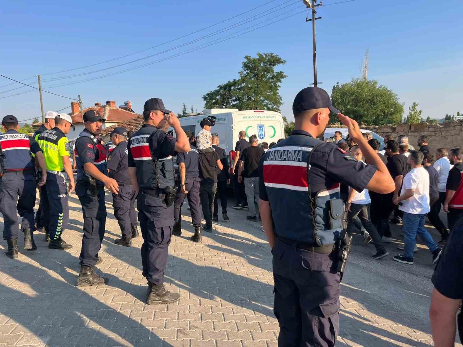 Yangın şehidi Tolunay Kocaman gözyaşları içinde son yolculuğuna uğurlandı 