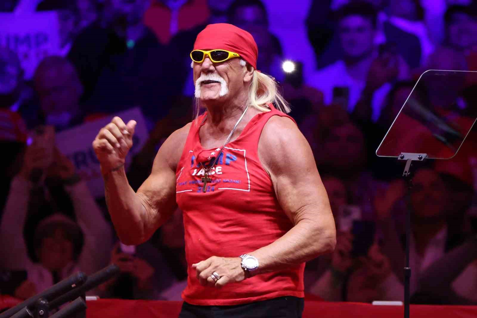 Amerikan güreşi yıldızı ve oyuncu Hulk Hogan 71 yaşında hayatını kaybetti 