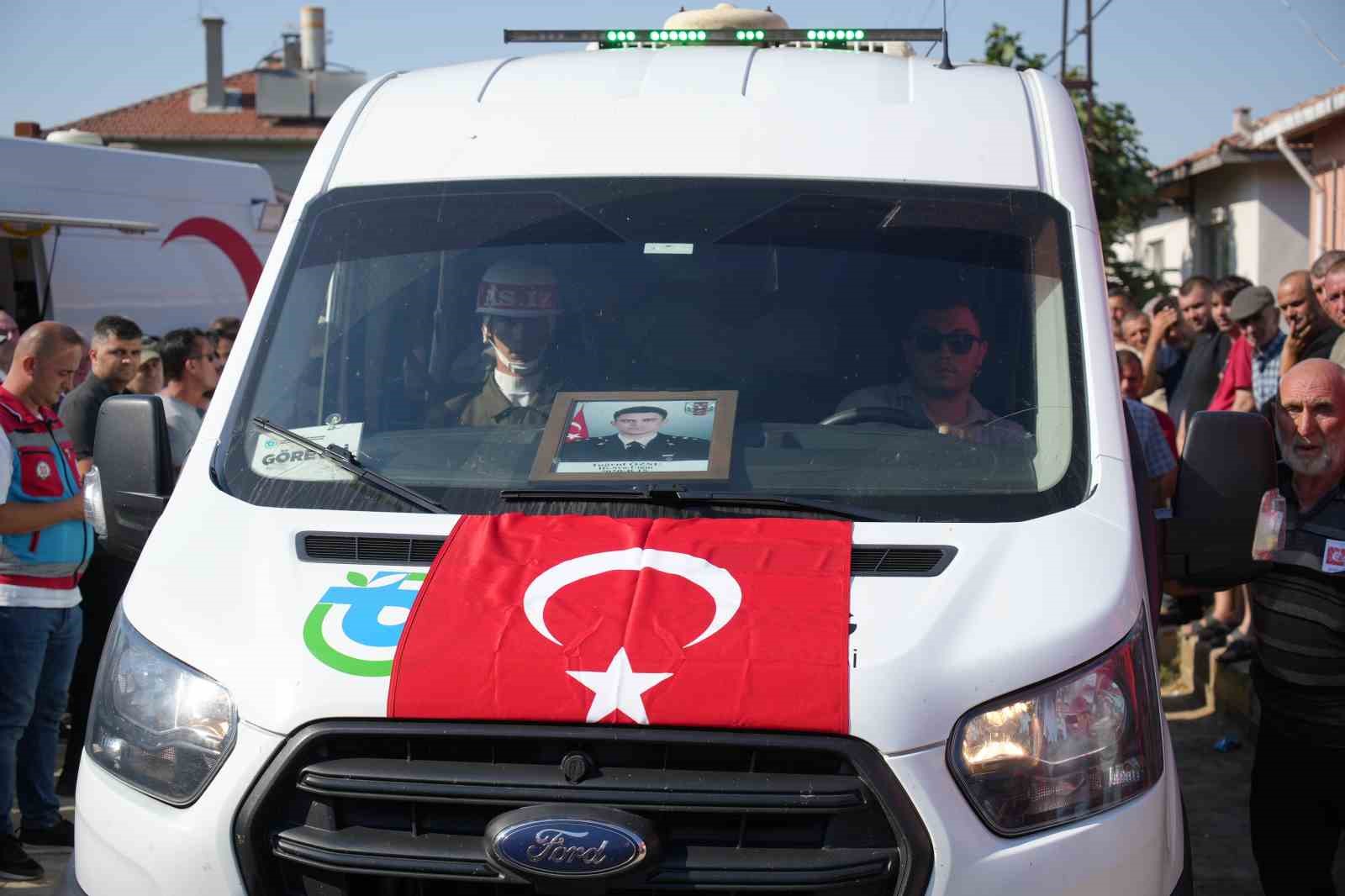Şehit Üsteğmen Tuğrul Özsu, Edirne’de son yolculuğuna uğurlandı 