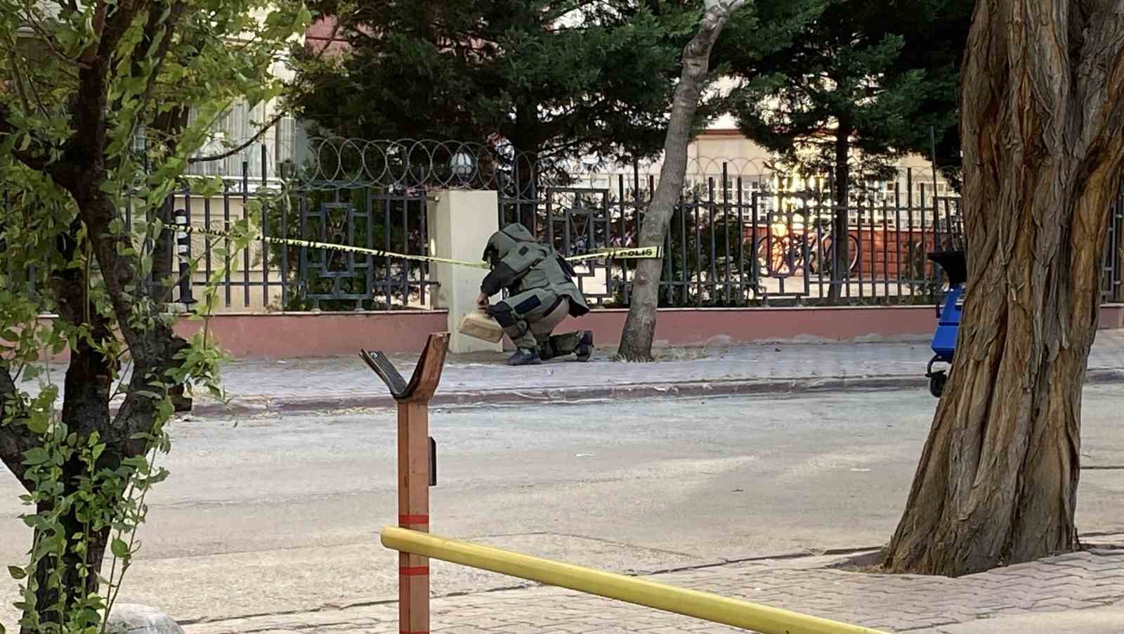 Konya’da sokakta unutulan çanta paniğe neden oldu, fünye ile patlatıldı 