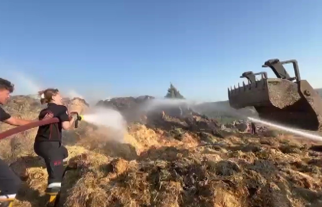 Kahramanmaraş’ta 300 ton saman kül oldu 