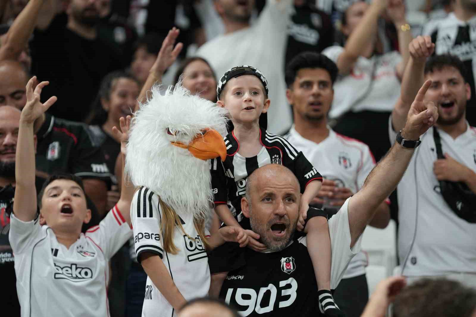 UEFA Avrupa Ligi: Beşiktaş: 0 - Shakhtar Donetsk: 1 (Maç devam ediyor) 