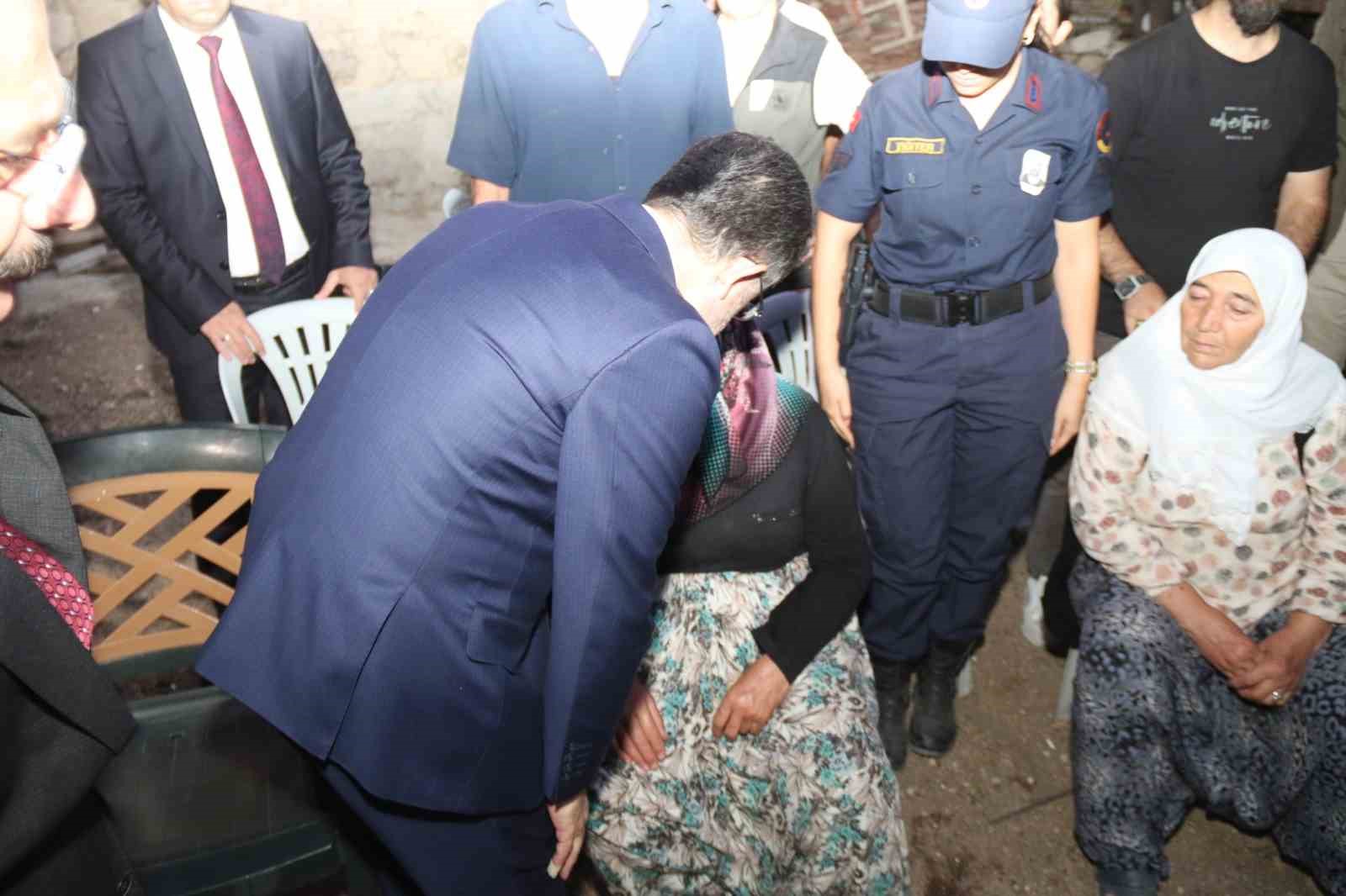 Bakan Yumaklı’dan şehit ailesine taziye ziyareti 