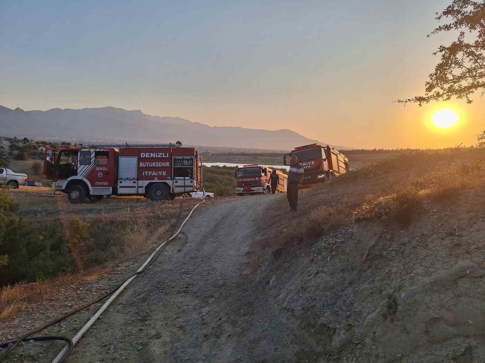 Araç yangınıyla başlayan orman yangını kısa sürede söndürüldü 