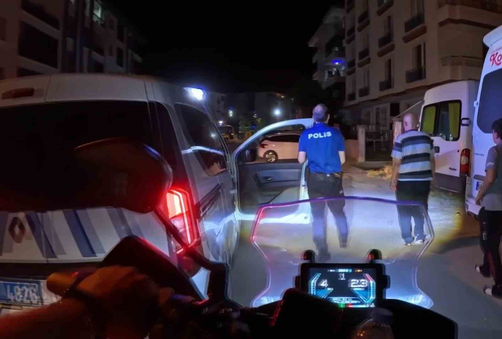 Park ve bahçeler dolup taşıyor, polis tüm şahısları sorgudan geçiriyor 