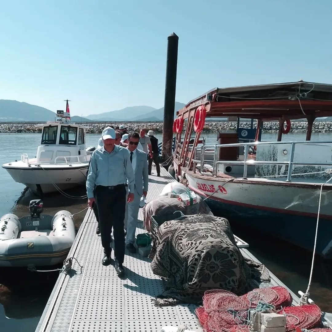 Bakanlık heyeti, Eğirdir Gölü’nde çevre sorunlarını yerinde inceledi 