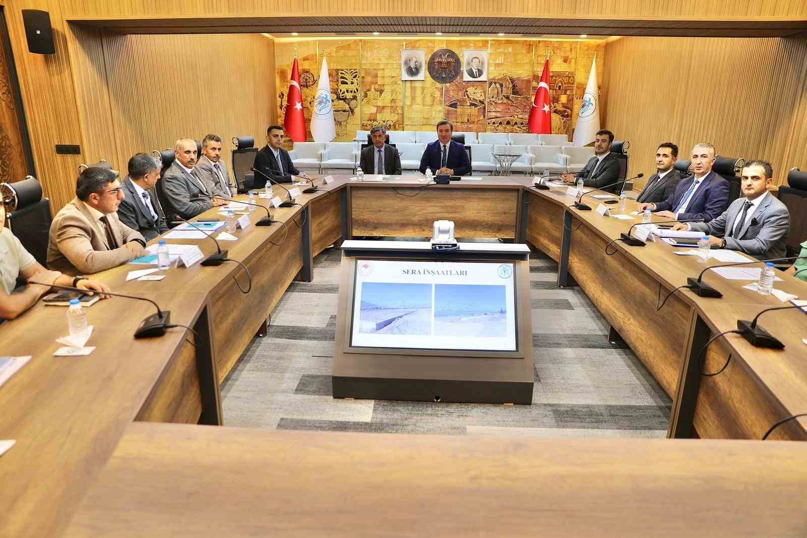 Erzincan’da sahipsiz hayvanlar ve doğal yaşam alanları için değerlendirme toplantısı yapıldı 