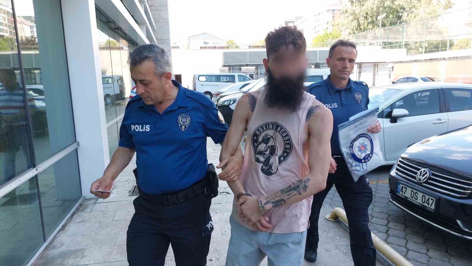 Sevgilisinin akrabasını bıçakladı 