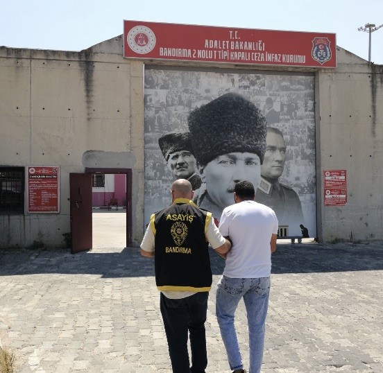 Bandırma’da aranan 17 şahıs yakalandı 