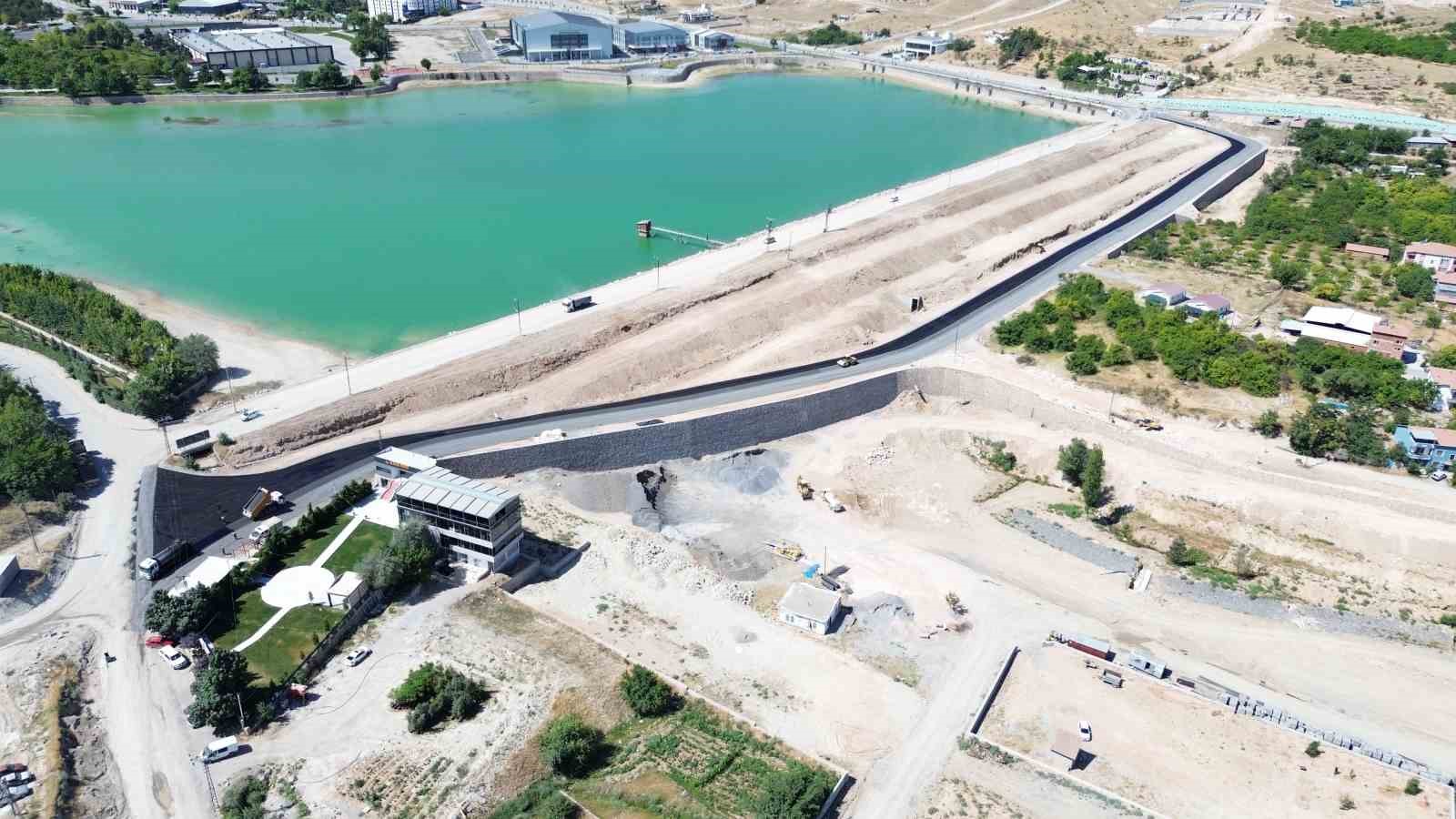Battalgazi’de asfalt seferberliği sürüyor 