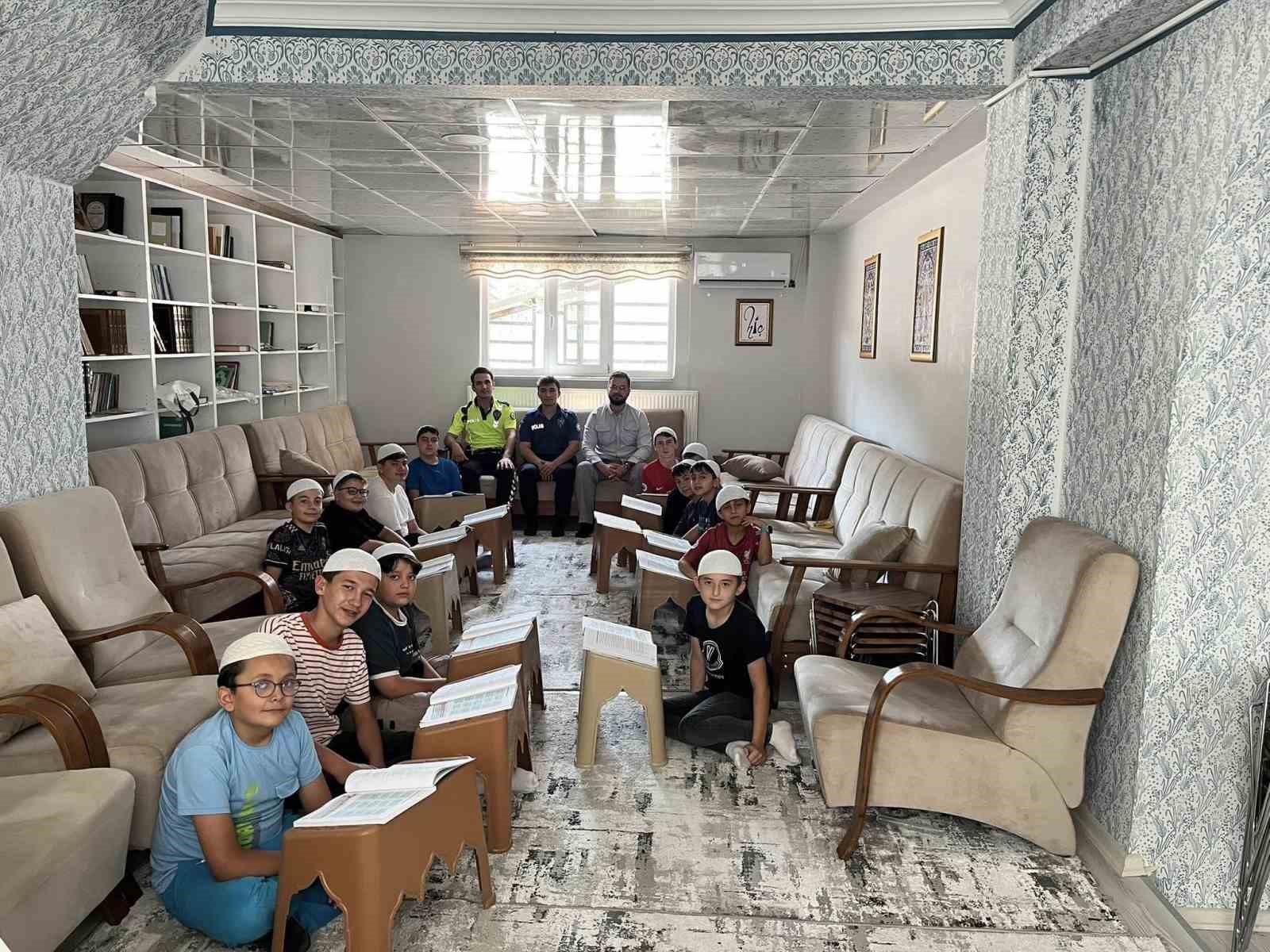Hisarcık’ta Yaz Kur’an Kursu öğrencilerine trafik eğitimi 
