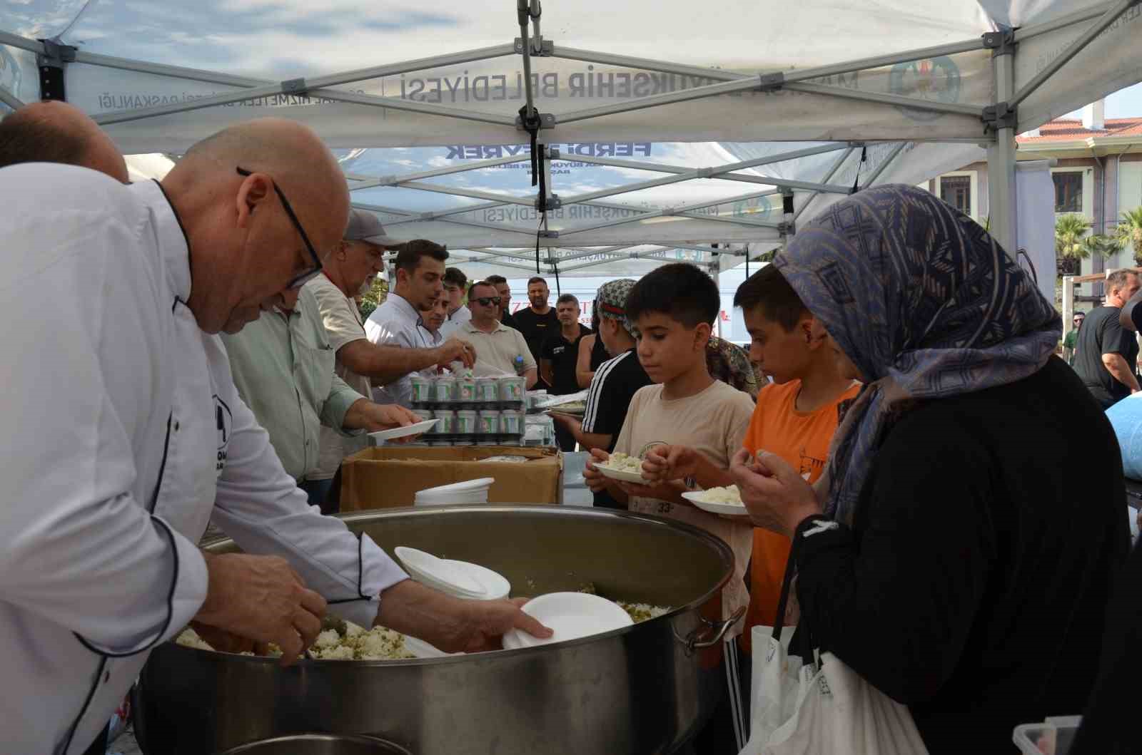 Merhum Başkan Zeyrek için bin kişilik pilav hayrı 