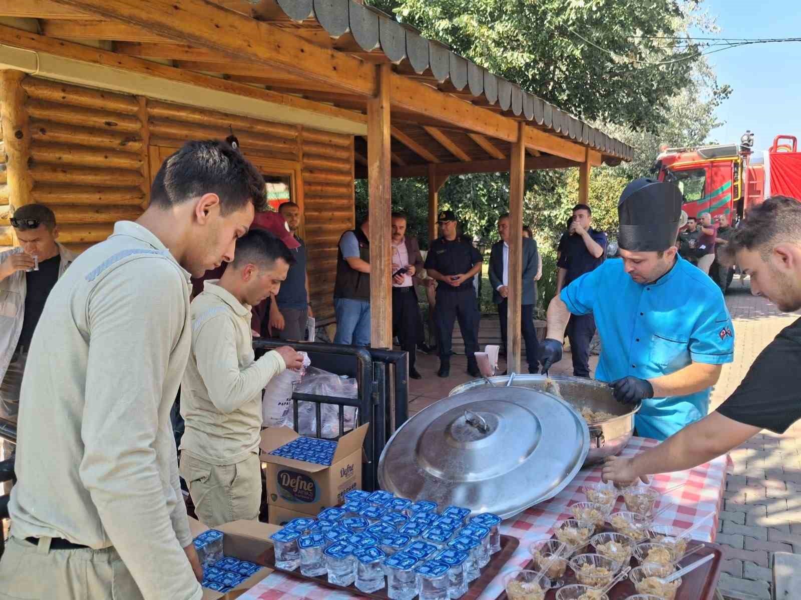 Orman şehitleri için helva hayrı yapıldı 