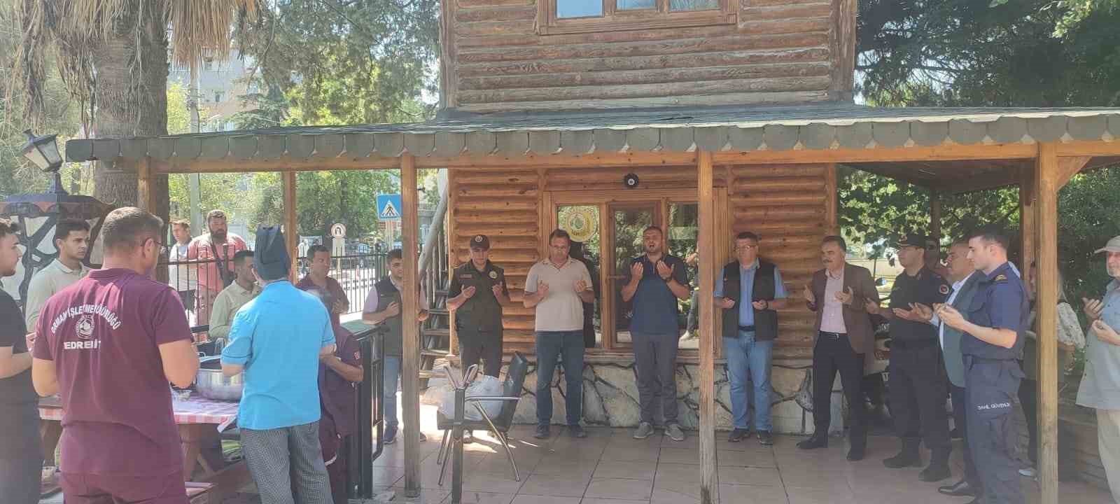 Orman şehitleri için helva hayrı yapıldı 