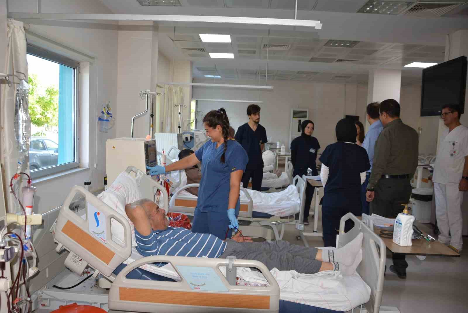 Hayırseverden hastaneye 2 adet diyaliz cihazı bağışı 