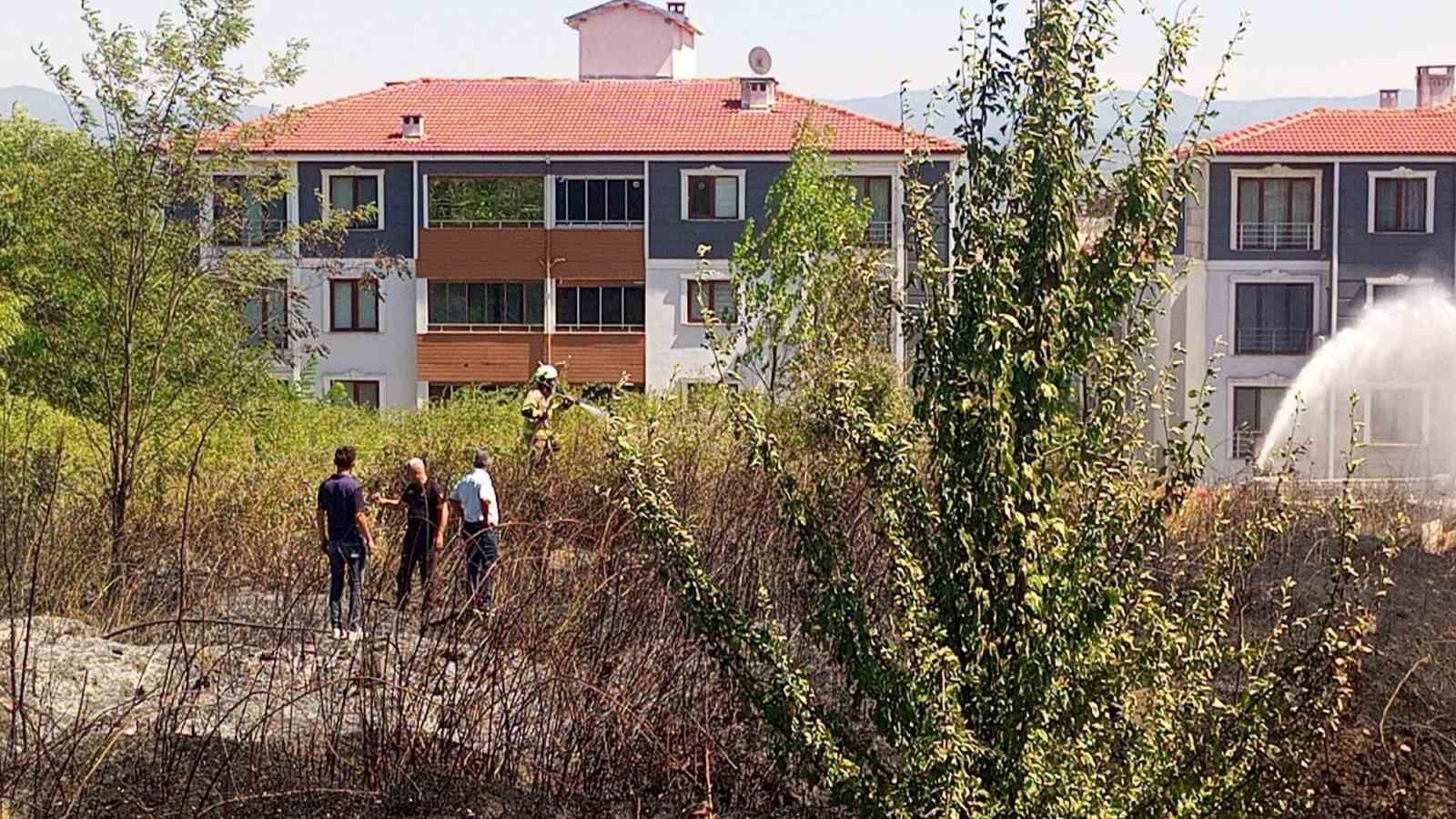 Hastane yakınında yangın paniği 