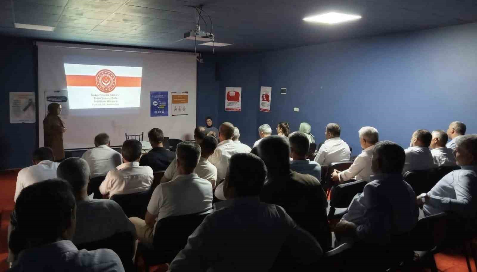 Bulanık’ta muhtarlara yönelik farkındalık semineri 