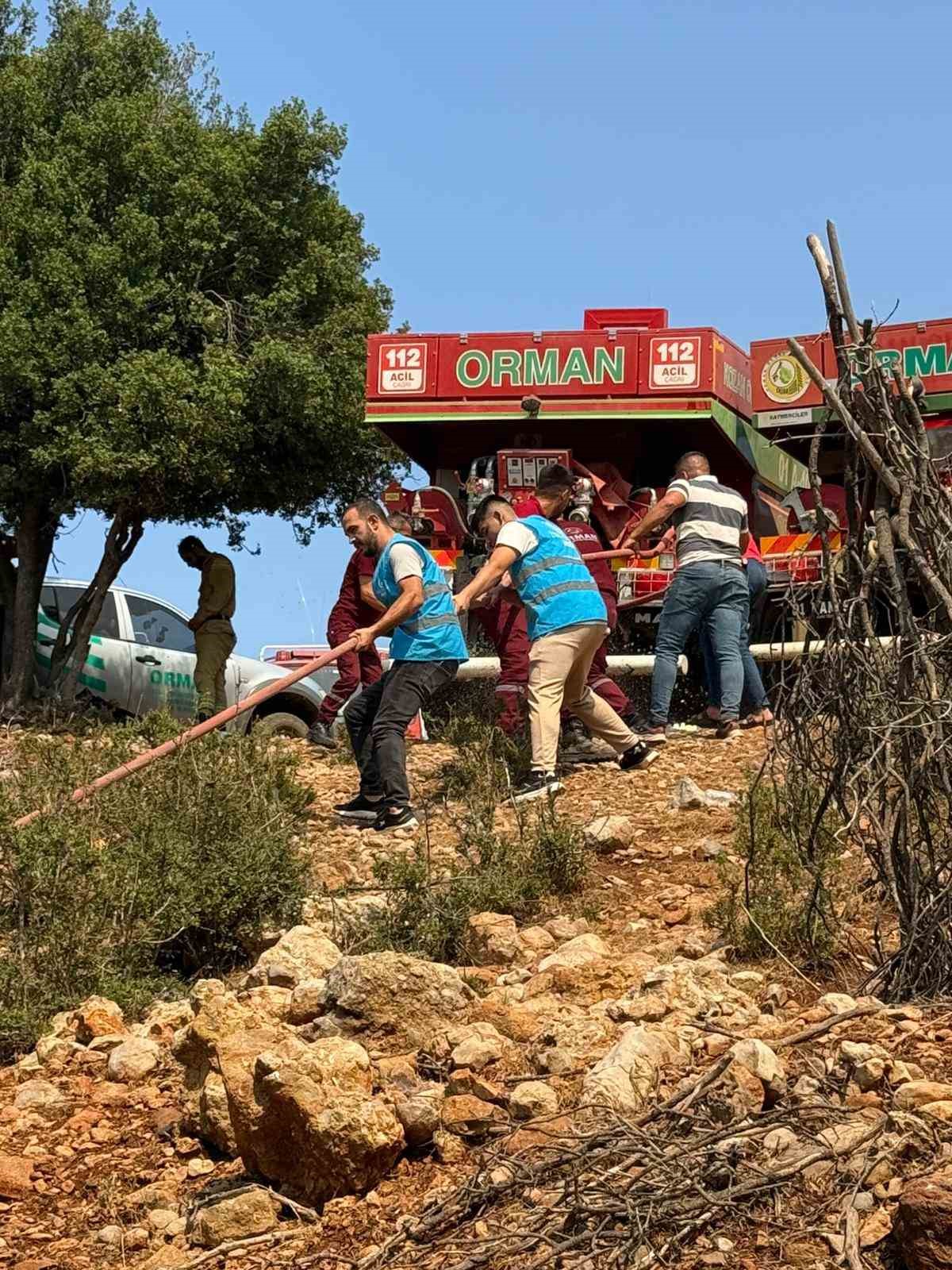 Kozan’daki orman yangınına müdahale sürüyor 