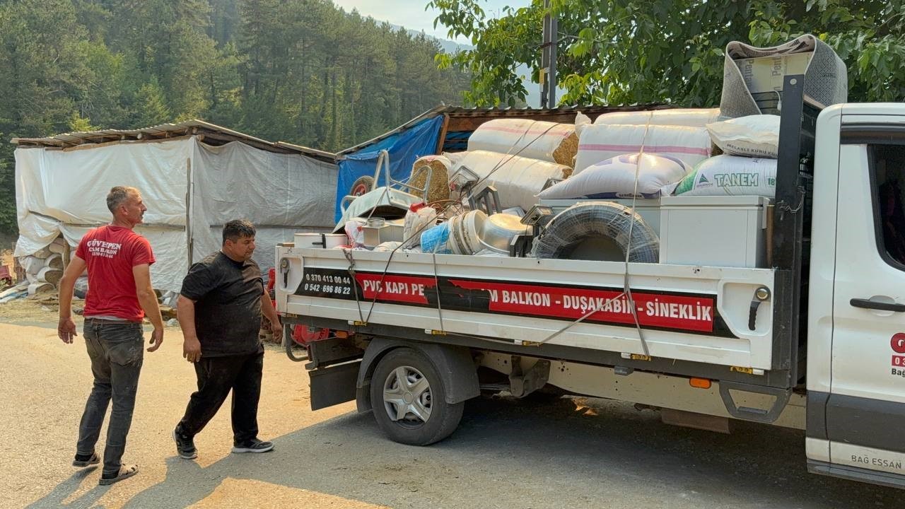 Karabük’te 54. saatine giren orman yangını sürüyor: Davutlar köyü boşaltıldı 