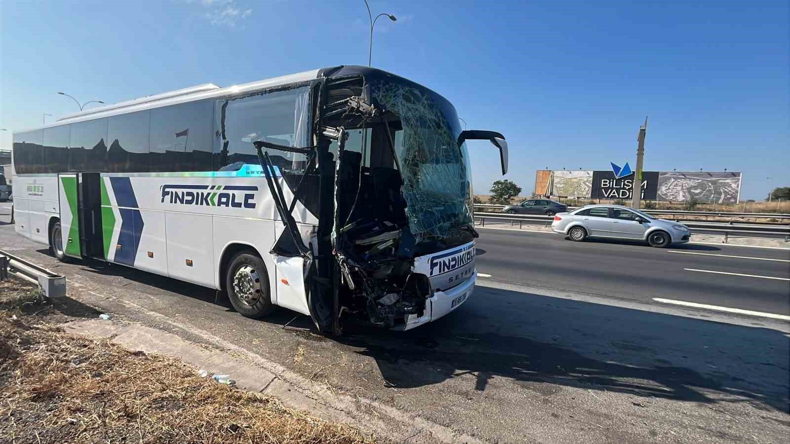TEM’deki kazada ağır yaralanan hostes hayatını kaybetti 