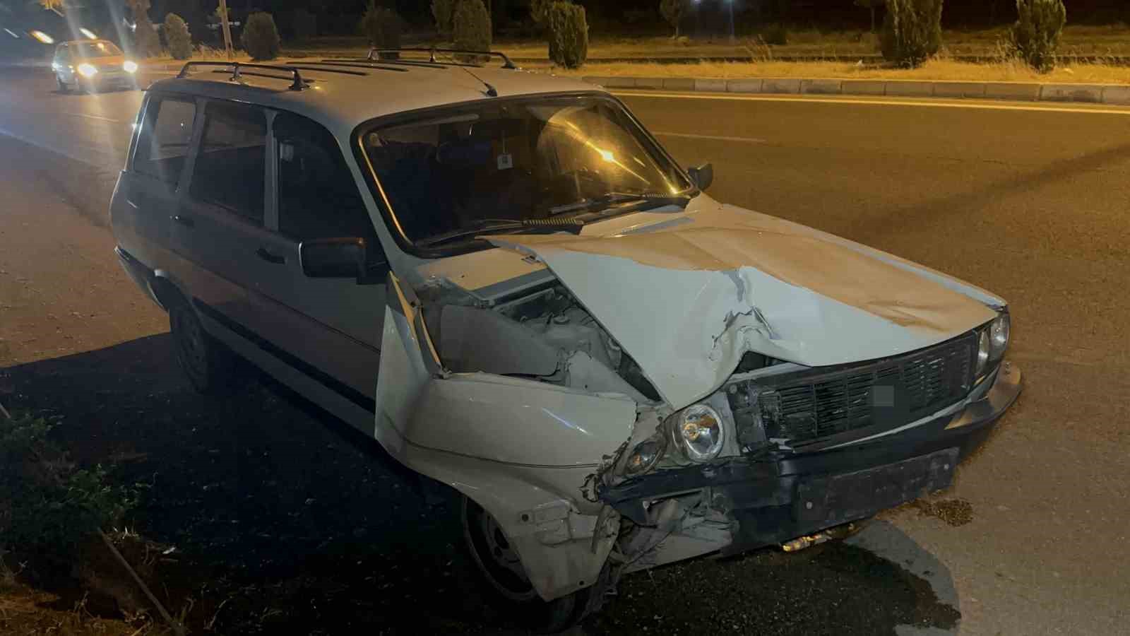 Elazığ’da otomobil ile elektrikli motosiklet çarpıştı: 2’si ağır 3 yaralı 