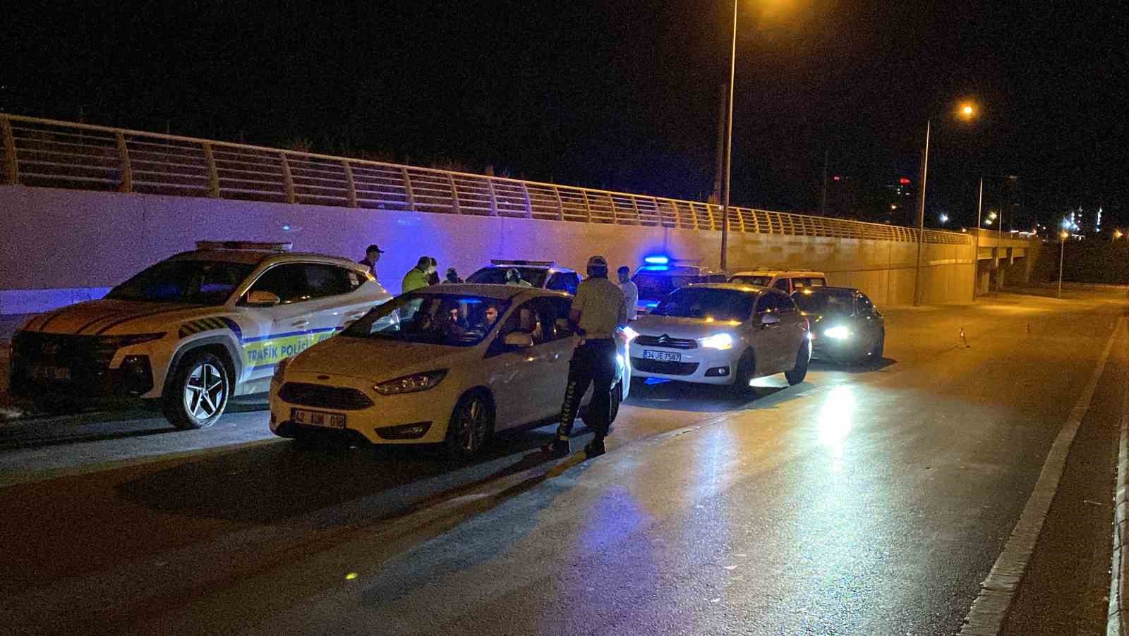 Alkollü çevirmeye girdi, ehliyeti gidince depremleri daha önceden bildiğini iddia etti 