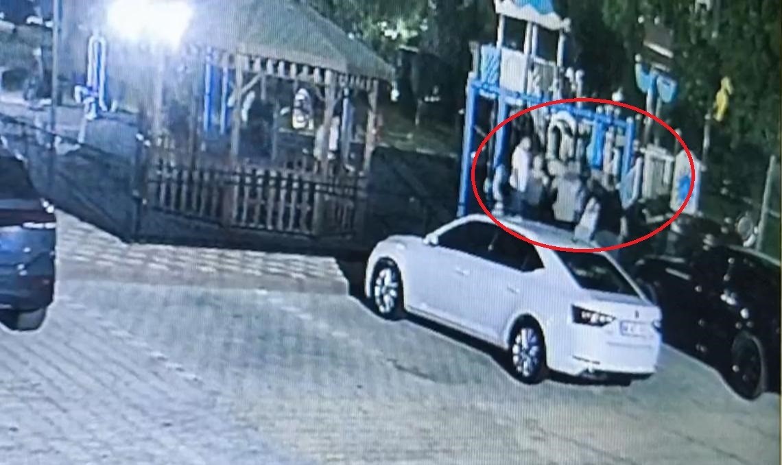 Çocuklar arasındaki kavgaya silahla müdahale eden şahsa 