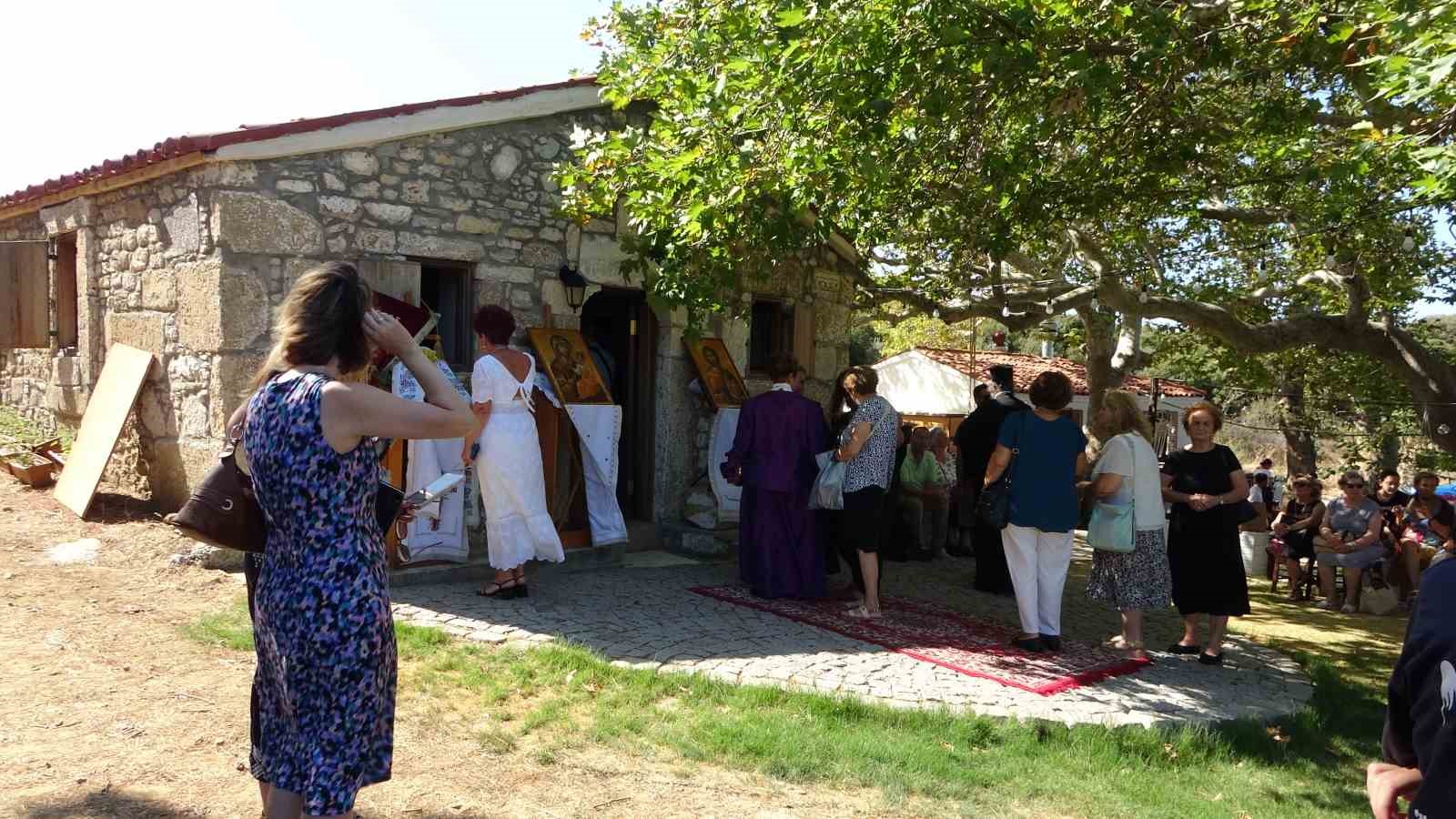 Bozcaada’da Aya Paraskevi Günü ayini 