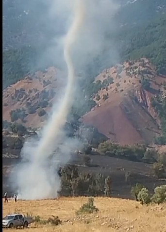 Tunceli’deki yangında çıkan hortum görüntülendi 