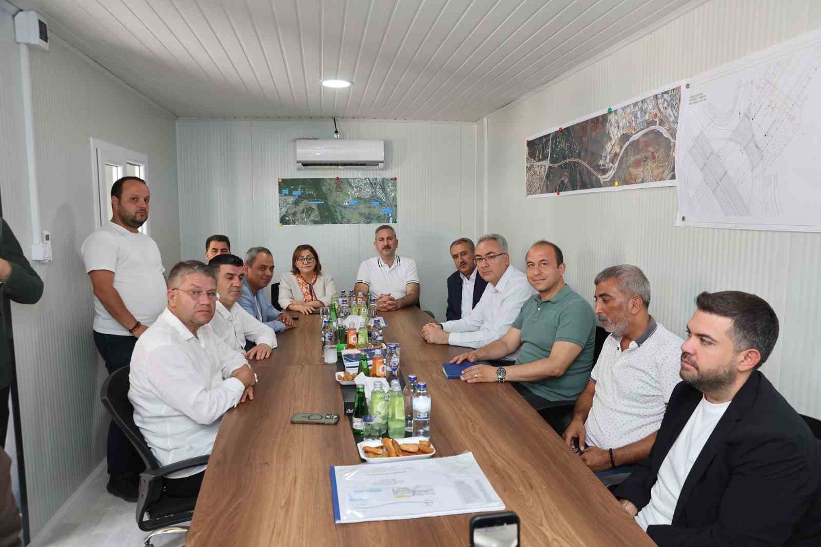 Dülük tünelinde çalışmalar devam ediyor 