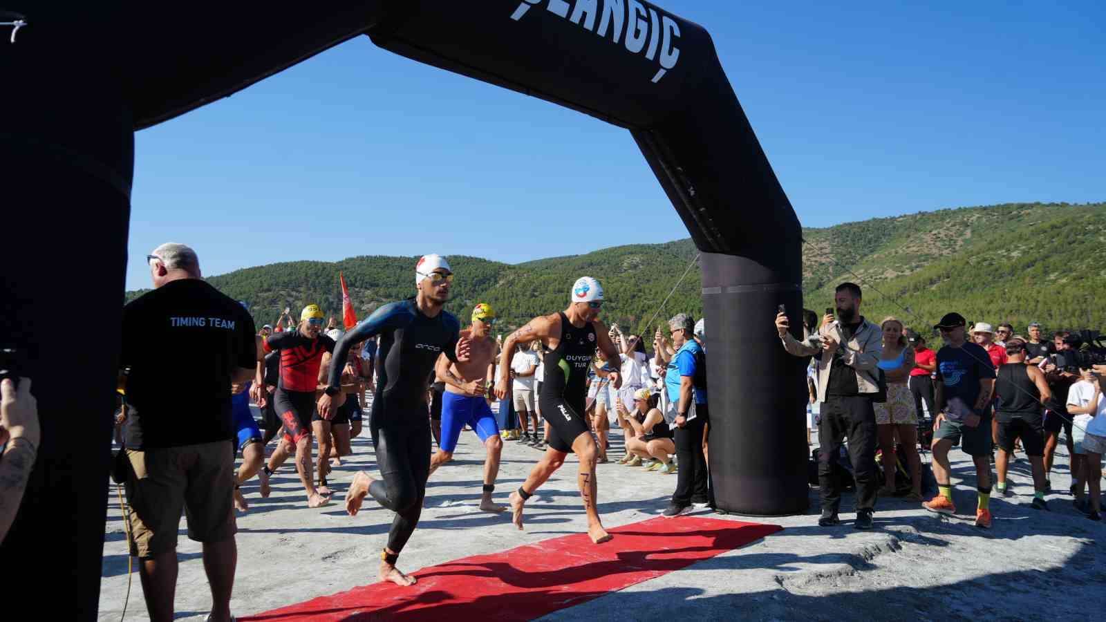 Beyaz kumları ve mavi sularıyla Salda Lake Triatlon nefes kesti 