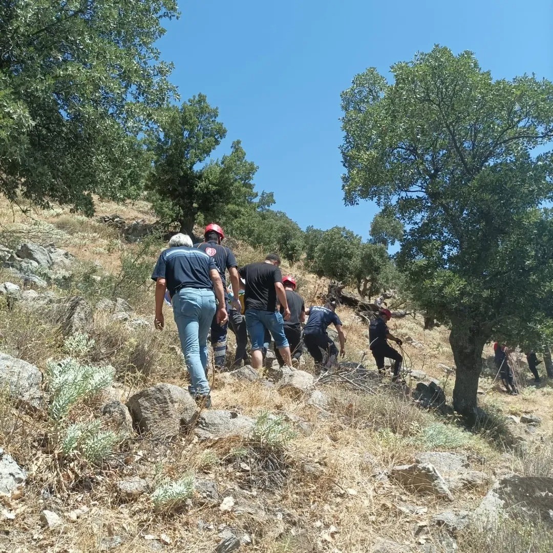 Dere kenarına düşen ve baygın halde bulunan yaşlı adam kurtarıldı 