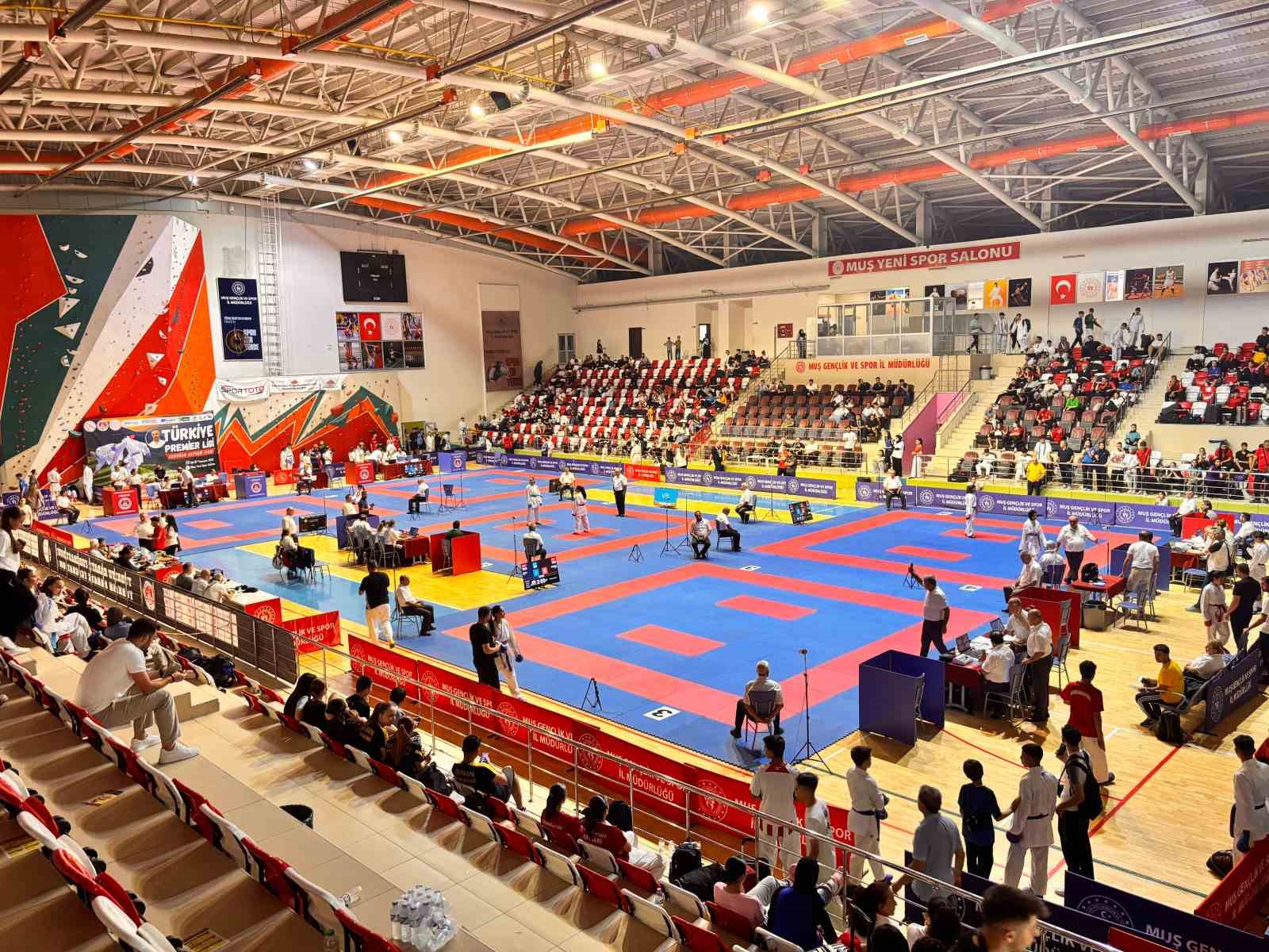 Türkiye Karate Premier Ligi’nin Muş etabı başladı 