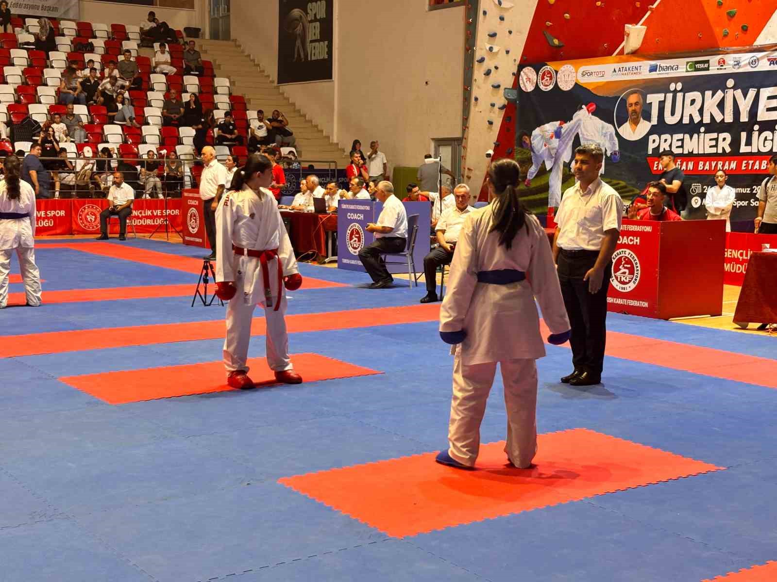 Türkiye Karate Premier Ligi’nin Muş etabı başladı 