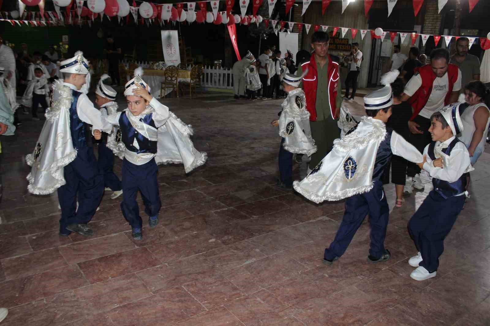 Vakıflar Genel Müdürlüğü’nden Siirt’te geleneksel sünnet şöleni 