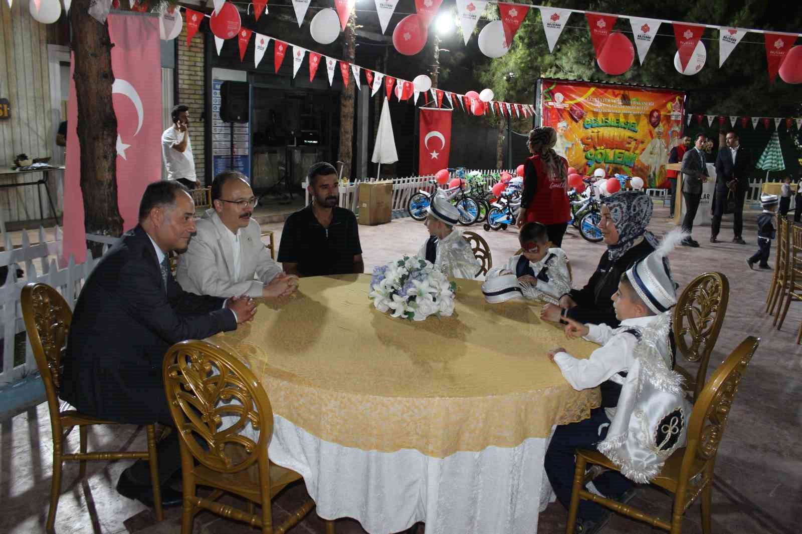Vakıflar Genel Müdürlüğü’nden Siirt’te geleneksel sünnet şöleni 