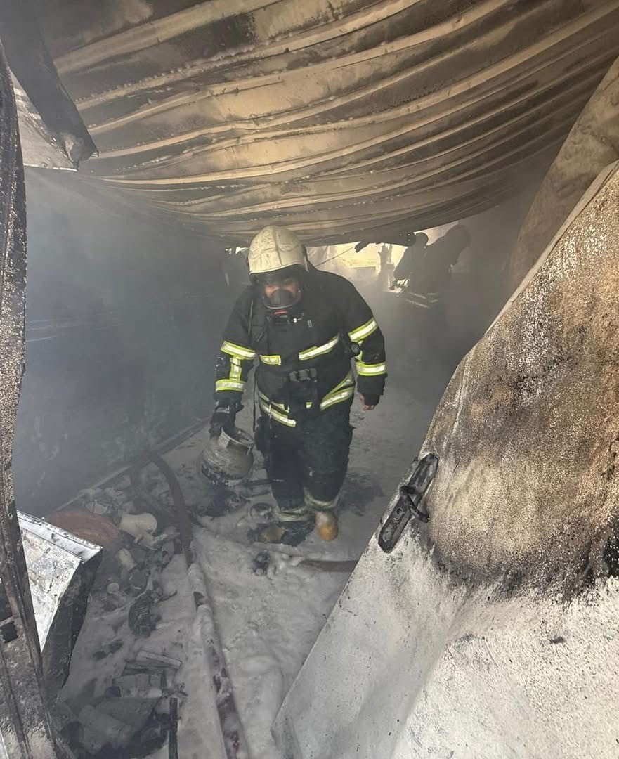 Alevlere teslim olan konteyner kullanılamaz hale geldi 