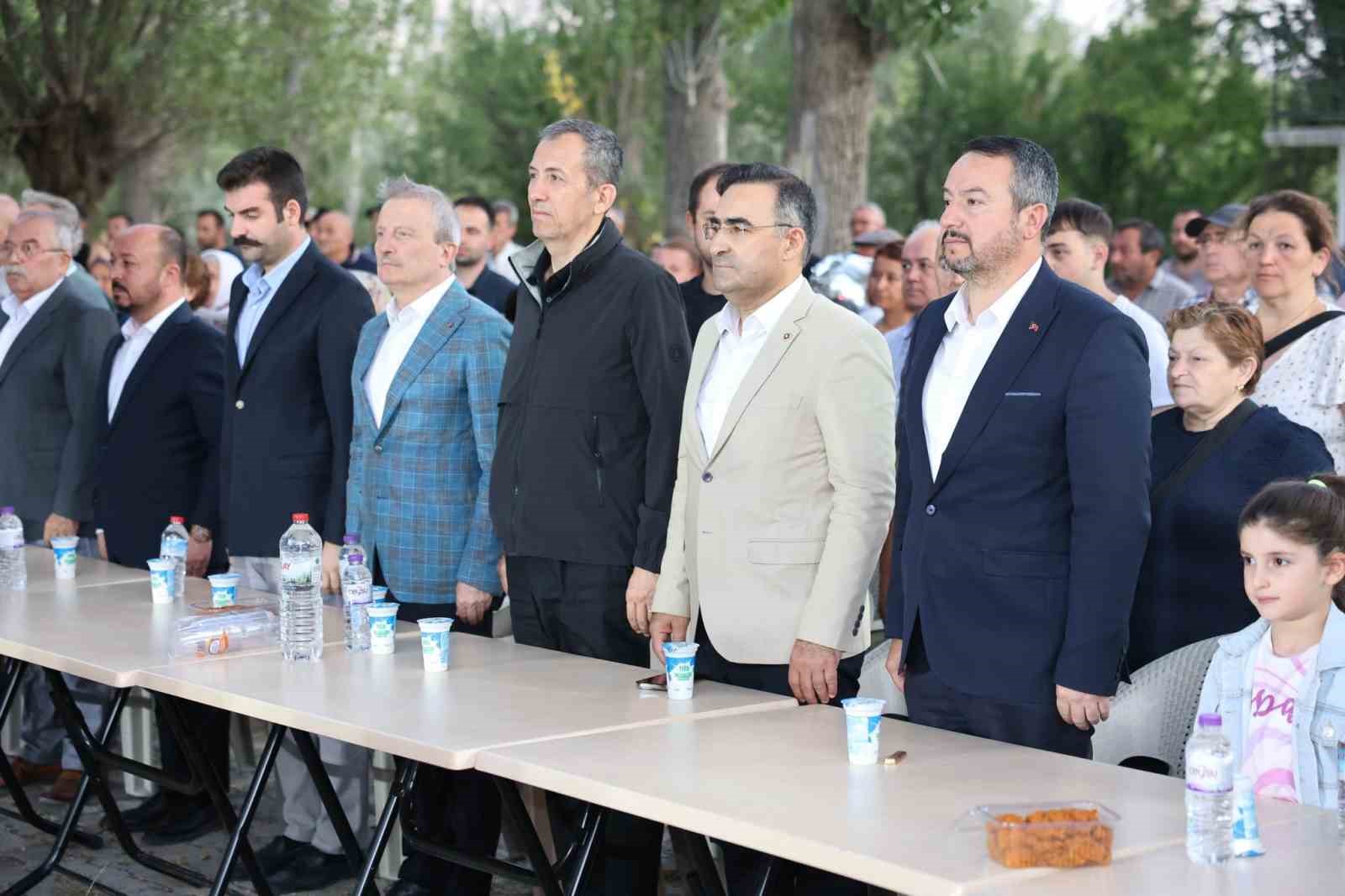 Selçik Köyü’nde Sarı Dede Sultan’a vefa 