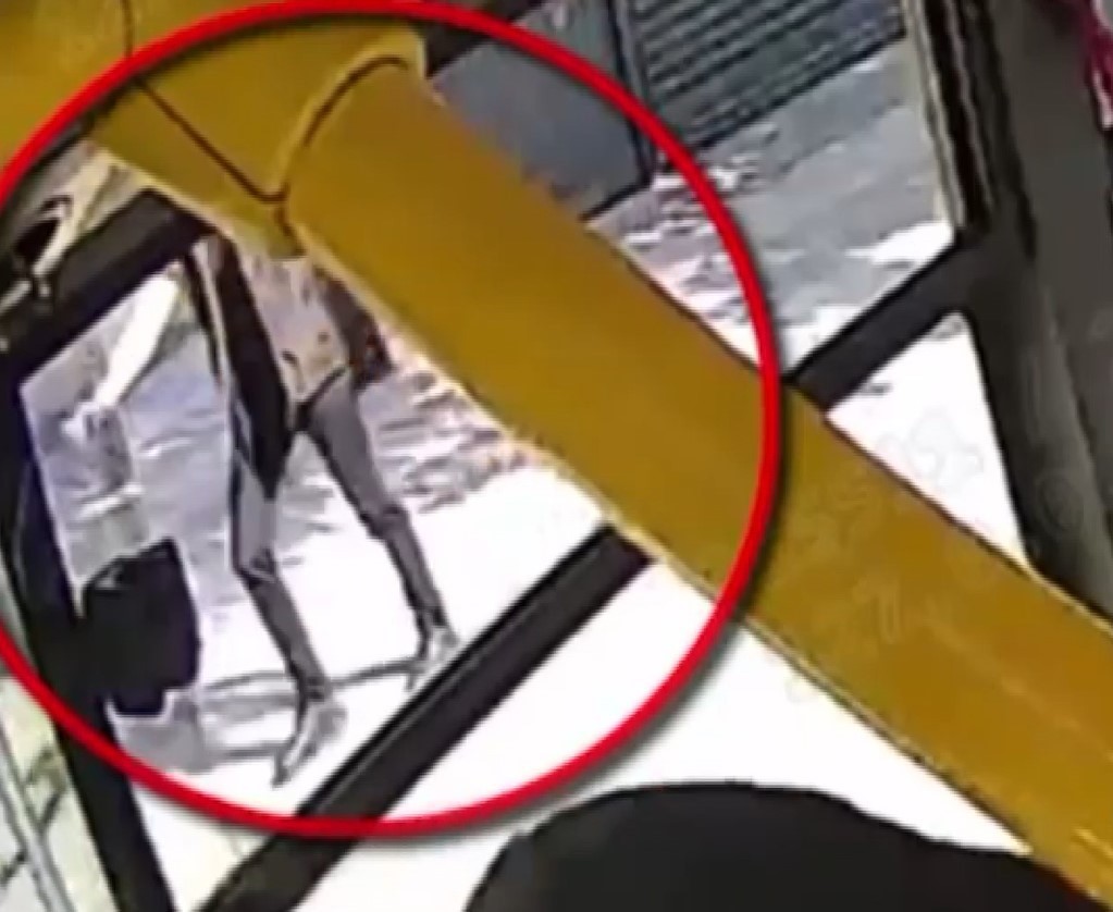 Gaziantep’te 18 kilo altının gasp edildiği anlar adım adım kamerada 