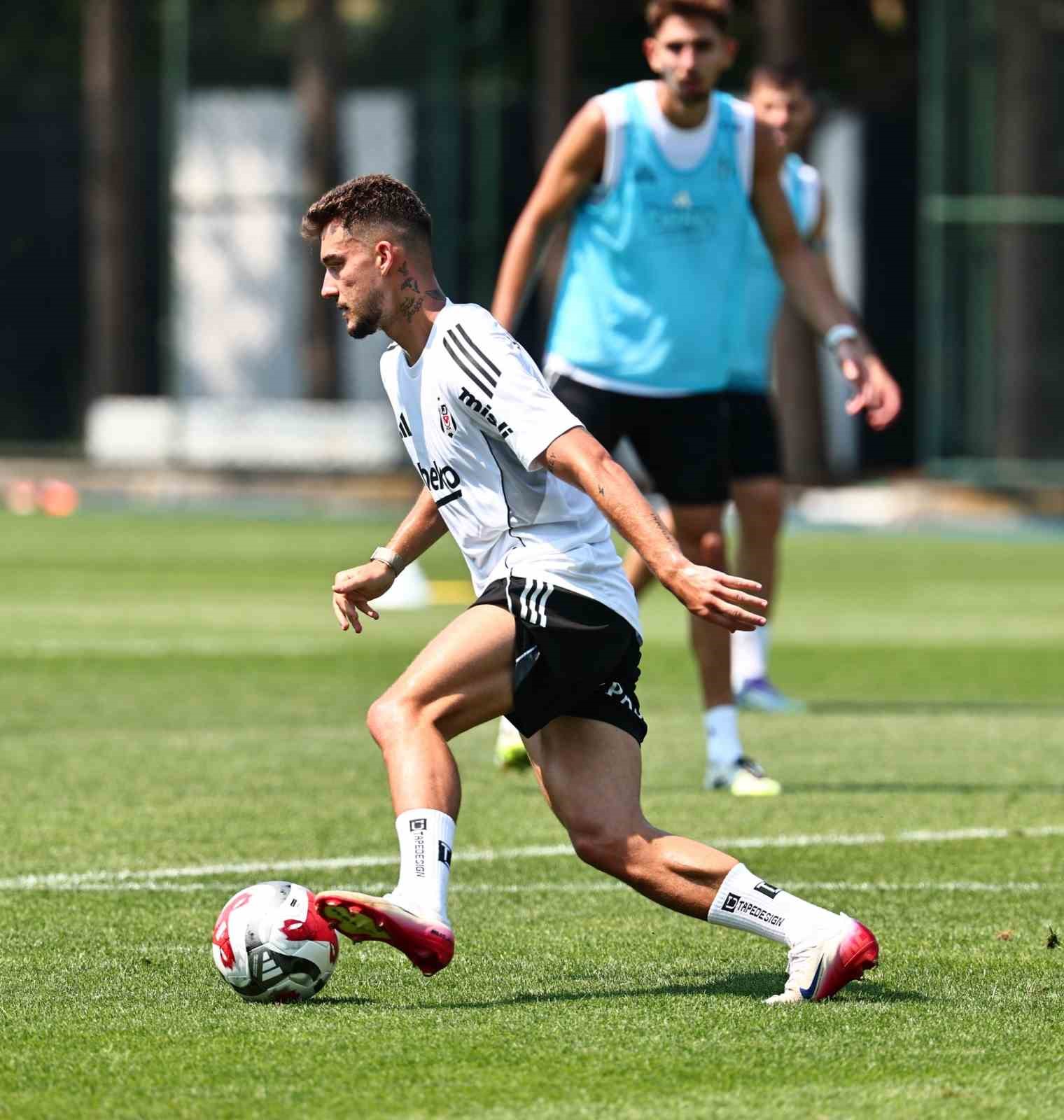 Beşiktaş, Shakhtar Donetsk maçı hazırlıklarını sürdürüyor 